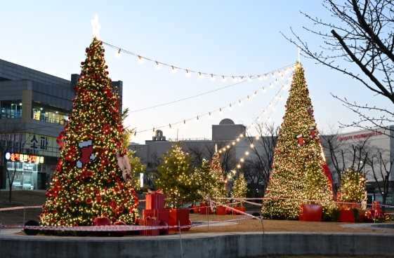 기장군, ‘오시리아 물음표 공원’ 겨울 야간 경관 조성 기사 이미지