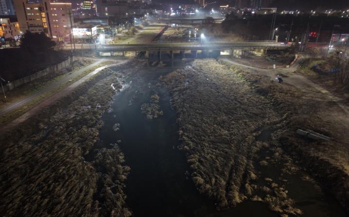 원주시, 원주천 조도개선사업 마무리 기사 이미지
