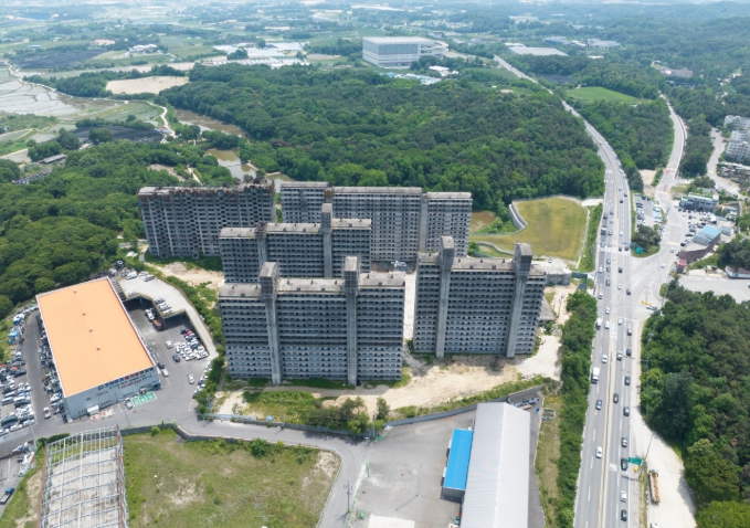 이천시, 장호원읍 이황리 장기방치 공동주택 공사 재개 청신호 기사 이미지